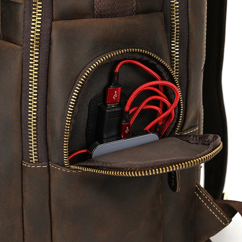 Mochila de Couro Legitimo para Notebook 17 pol com Conexão Usb Black Bull Marrom