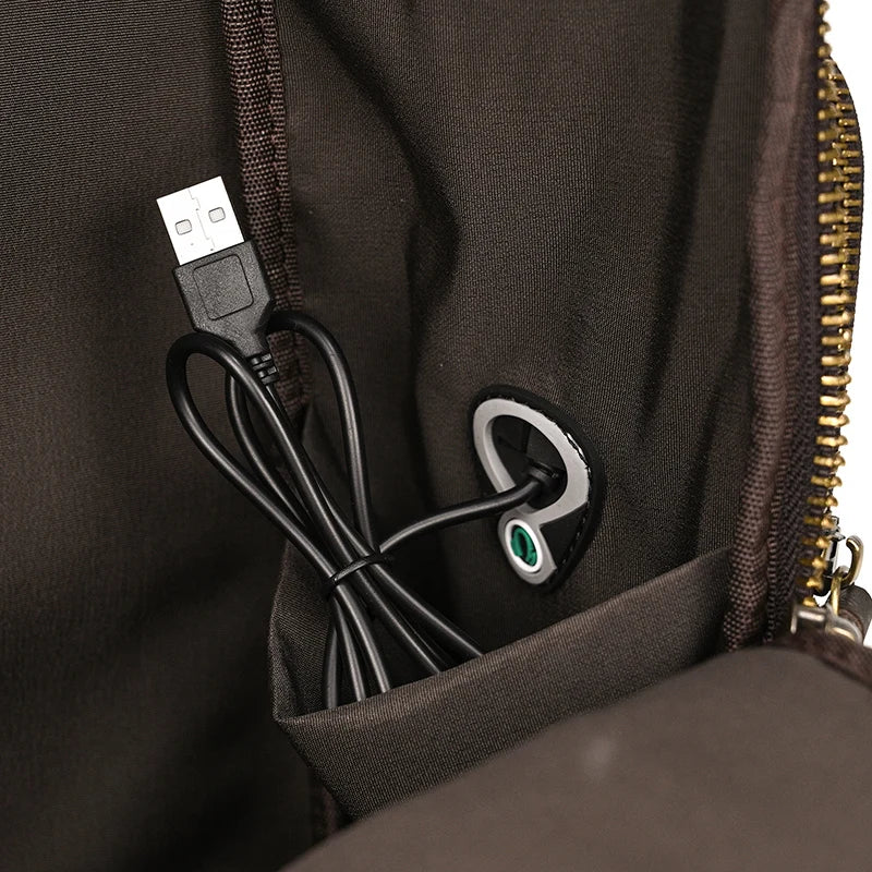 Mochila de Couro Legitimo para Notebook 17 pol com Conexão Usb Black Bull Marrom